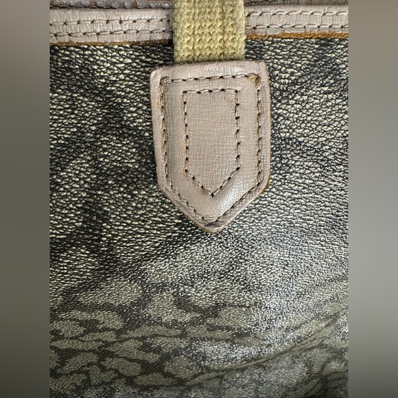 YSL tote - Picture 15 of 16